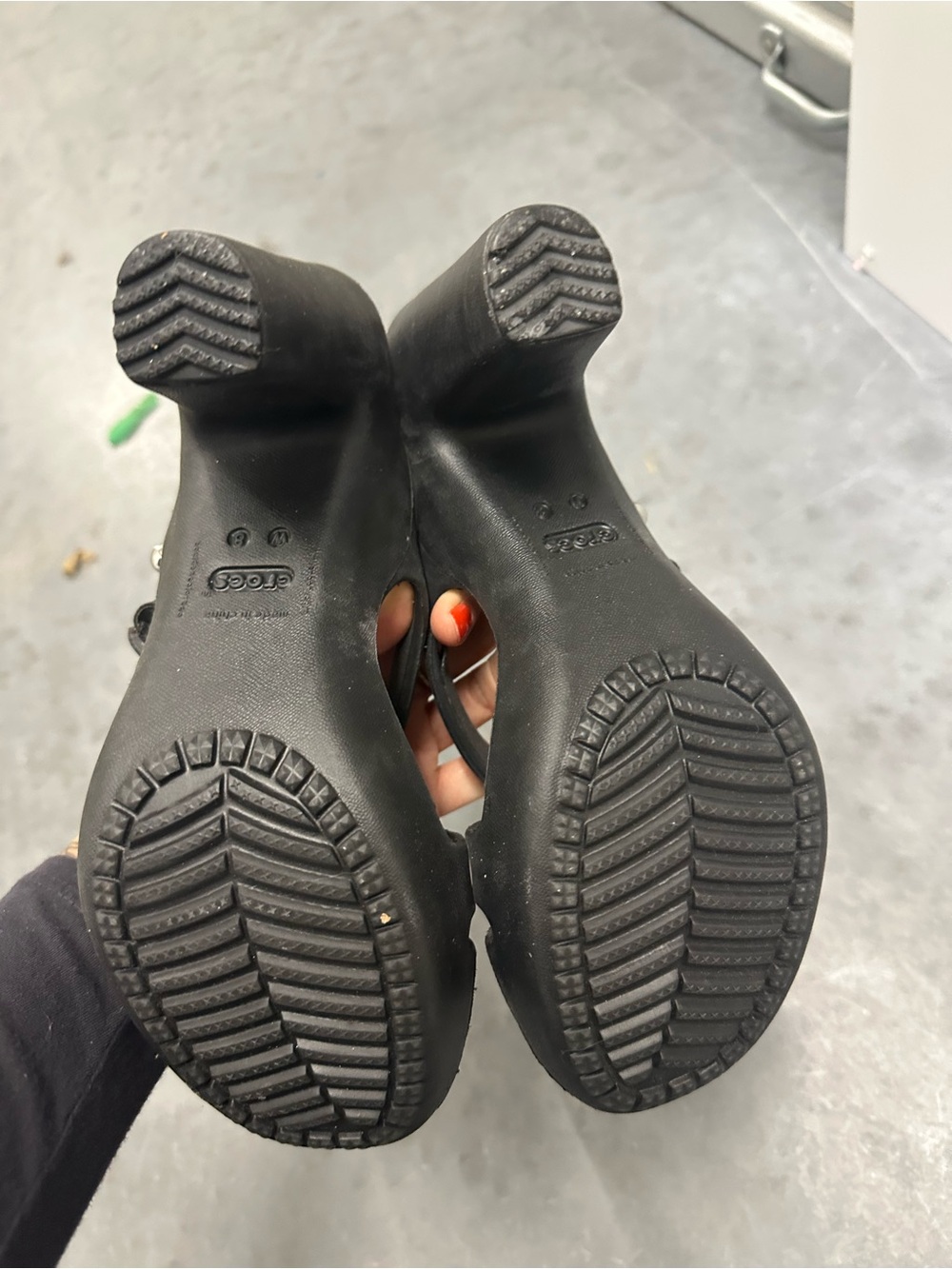CROCS Black Strappy Block Heel Backless Sandals - Picture 4 of 9